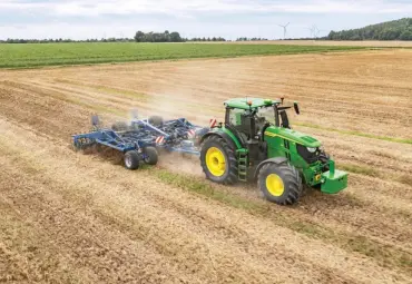 John Deere pernai išlaikė lyderystę keliolikoje Europos rinkų