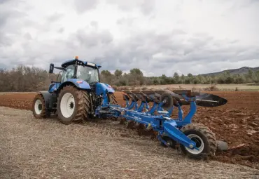 CNH parduoda plūgų verslą