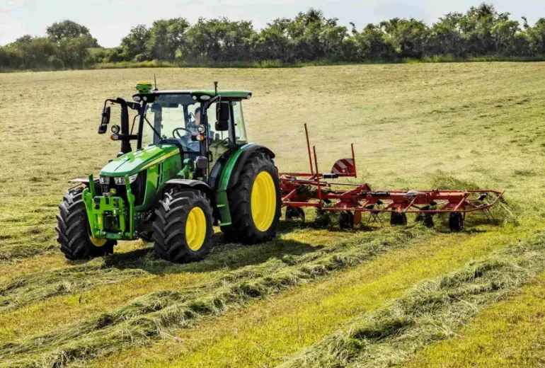 Atnaujinti John Deere 5M traktoriai