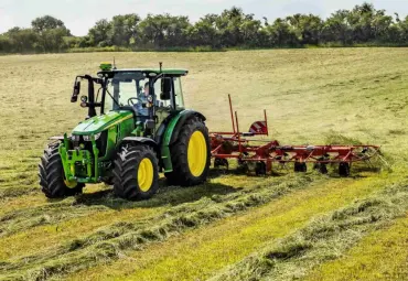 Atnaujinti John Deere 5M traktoriai