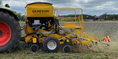Claydon Hybrid sėjamosios gali sėti ir tiesiai į ražieną
