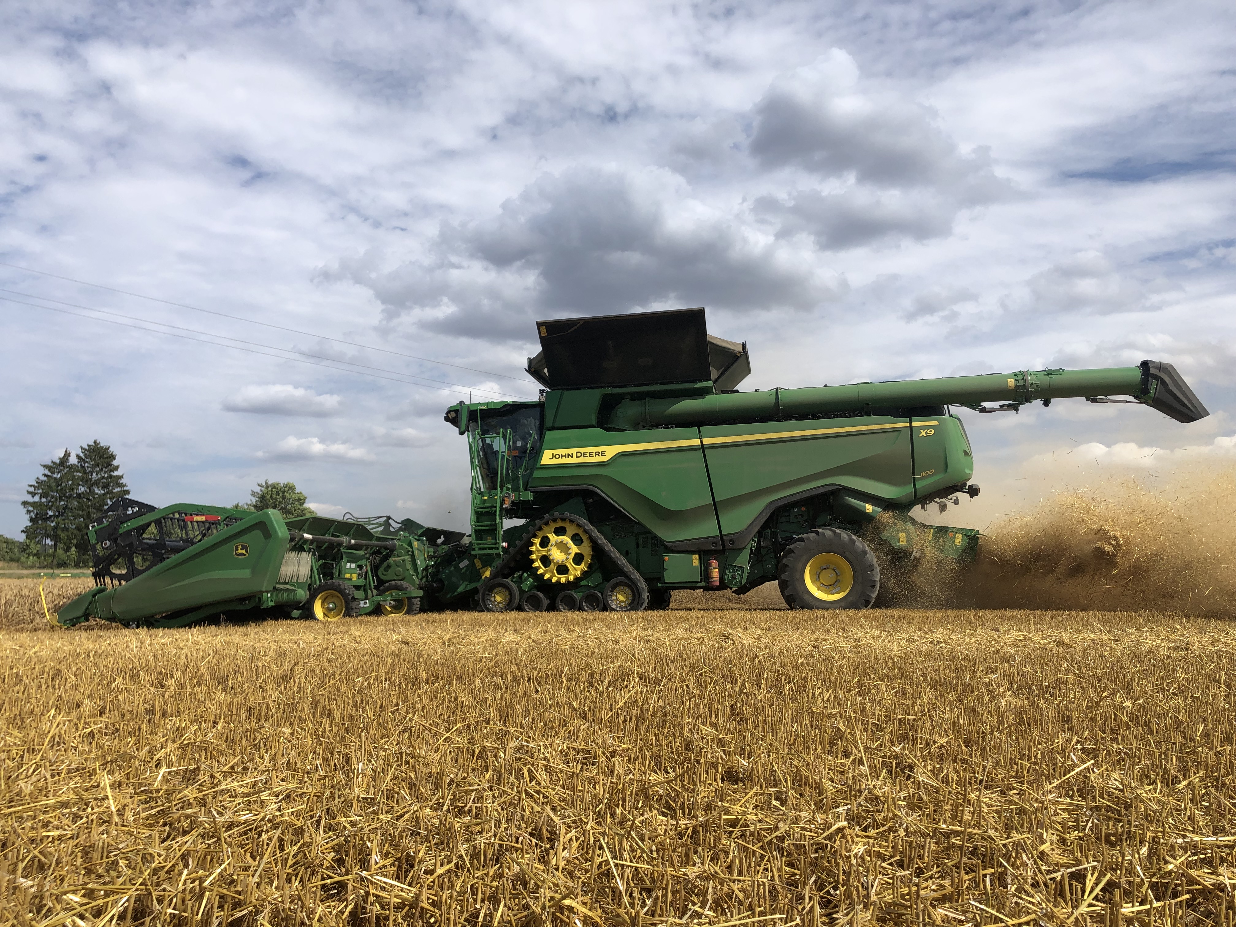 Derliaus dorojimo milžinas John Deere X9 – jau Lietuvoje