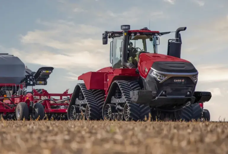 Naujas Case IH galiūnas: Quadtrac 785 pasiekia net 853 AG!