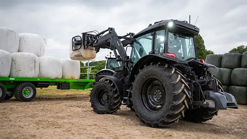 Valtra atnaujino A105 ir A115 traktorius