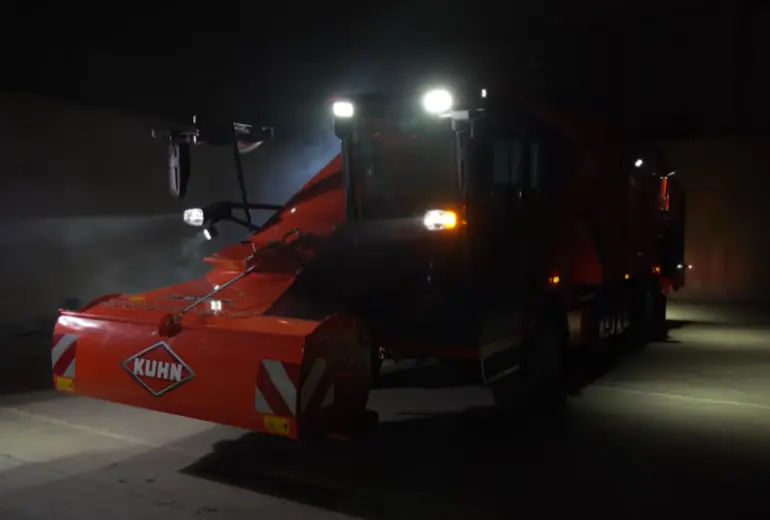 Kuhn ruošiasi pristatyti naują pusiau autonominį pašarų maišytuvą-dalytuvą Antea