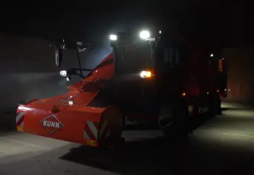 Kuhn ruošiasi pristatyti naują pusiau autonominį pašarų maišytuvą-dalytuvą Antea
