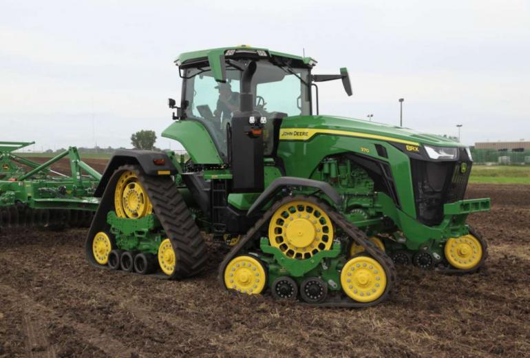 John Deere pardavimai sumažėjo 9 %, tačiau tikimasi didesnio augimo 2021-aisiais