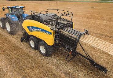 Jubiliejinis New Holland Agriculture gamybos pasiekimas – pagaminta 30 000 stačiakampių ryšulių presų