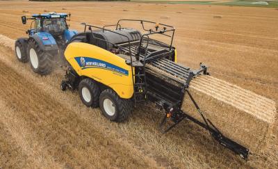 Jubiliejinis New Holland Agriculture gamybos pasiekimas – pagaminta 30 000 stačiakampių ryšulių presų