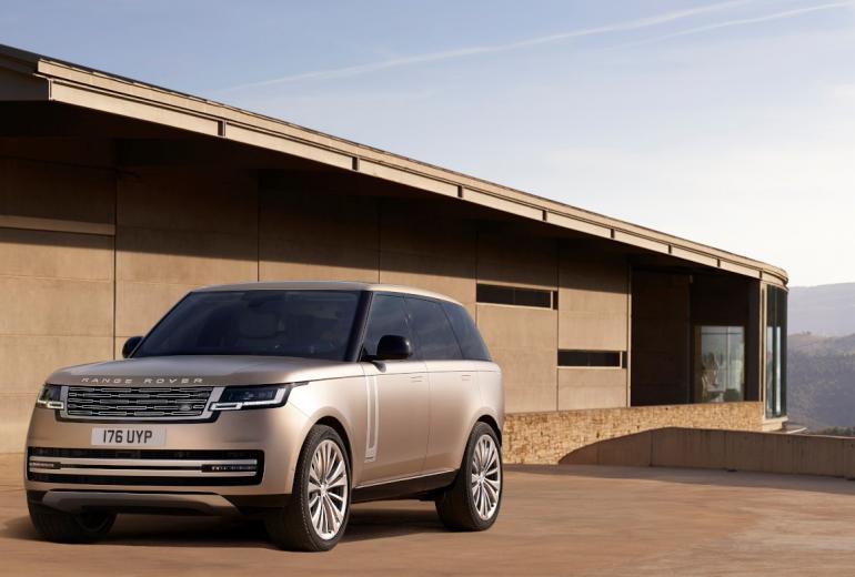 Naujasis Range Rover: ramybės šventovė, kurios duris galima užverti nuotoliniu būdu