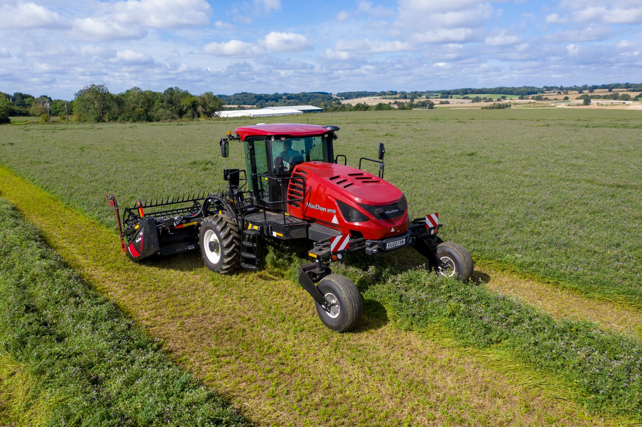 Tausojamoji derliaus nuėmimo technologija: dvi mašinos vietoj vieno kombaino