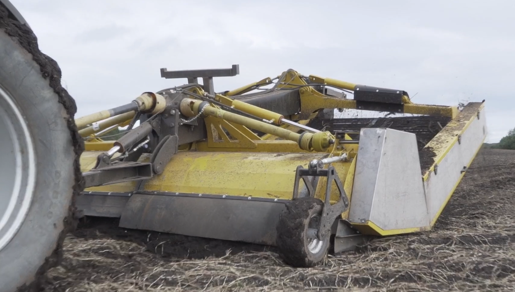 Novatoriškas mechaninis piktžolių naikinimo būdas