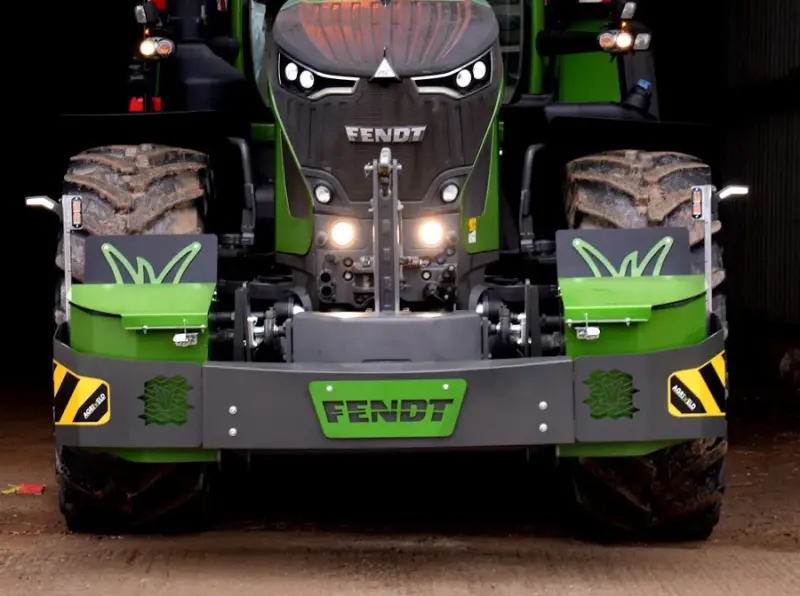 Agriweld Adapter Guard  - ne tik traktoriaus priekinės dalies apsauga