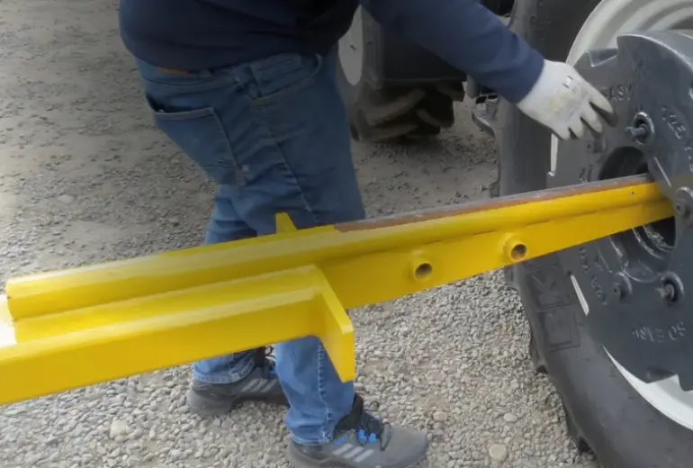 Quicke plečia asortimentą: buferiai ir svoriai traktoriams