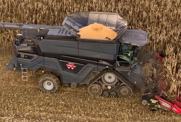 Massey Ferguson kombainai jau ir su Geringhoff pjaunamosiomis