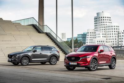 Atnaujinta Mazda CX-5 naktį atpažįsta pėsčiuosius