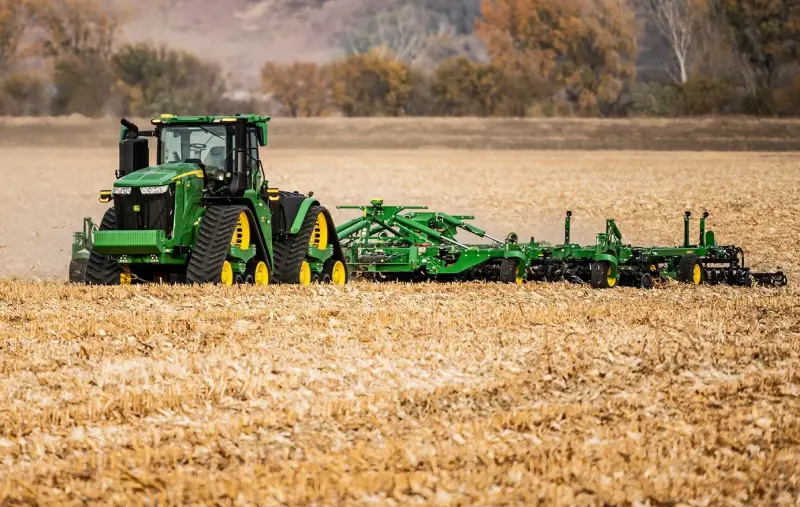 John Deere pademonstravo autonominį vikšrinį 9RX