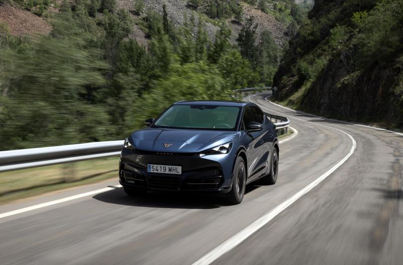 Ispaniškas, elektrinis - kompaktiškas Cupra Tavascan