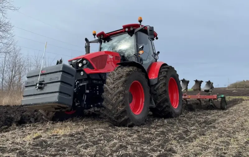 Zetor rengiasi 6 serijos traktorių gamybai