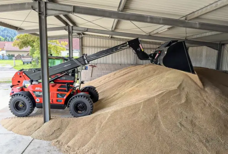 Linde po savo vardu pristato Sennebogen teleskopinius krautuvus