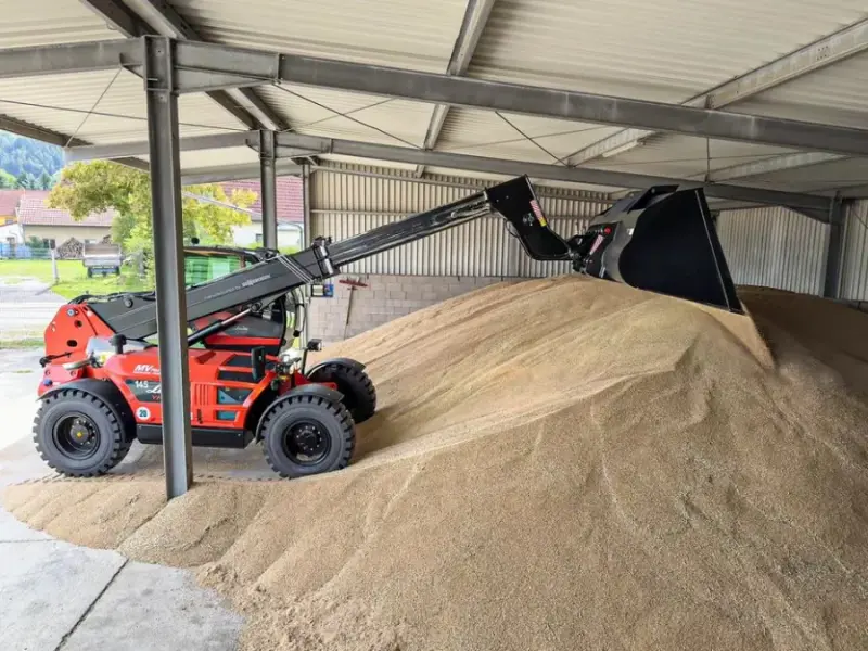 Linde po savo vardu pristato Sennebogen teleskopinius krautuvus