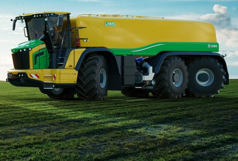 Oxbo plečia savaeigių srutų įterpimo kombainų portfelį – kuriamas didelės talpos 6 ratų AT5106