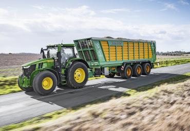 John Deere 7R serija žengia į priekį