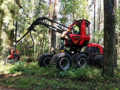 Medienos ruošos technikos parkui atnaujinti – Komatsu medkirtes ir medvežes