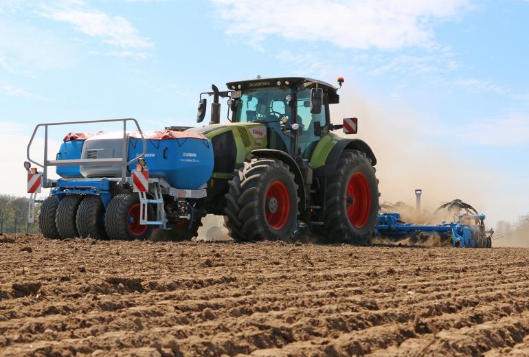 Stiprus duetas - Lemken noragėlių sekcijos ir priekinio bunkerio junginys