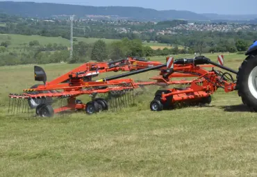 Į Kuhn grėblio konstrukciją integruotas rinktuvas