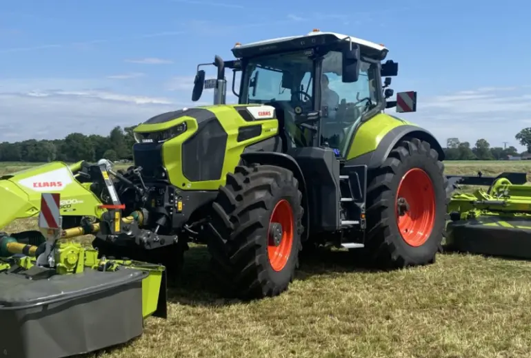 Pristatyta naujoji Claas Axion 8 CMATIC serija: daugiau galios, išmanesnis valdymas ir ilgesni aptarnavimo intervalai