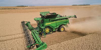 700 AG - John Deere X serijos flagmanui