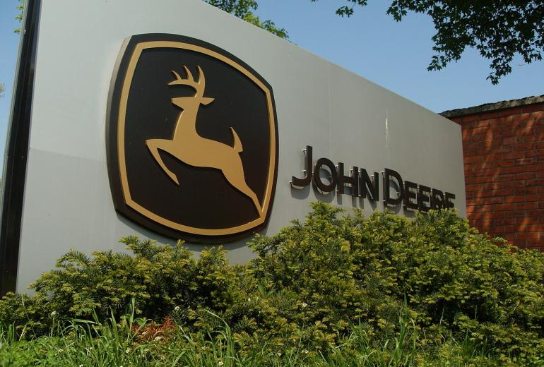 John Deere kompanijoje – neeilinė struktūros pertvarka