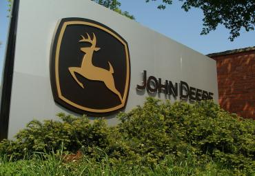 John Deere kompanijoje – neeilinė struktūros pertvarka