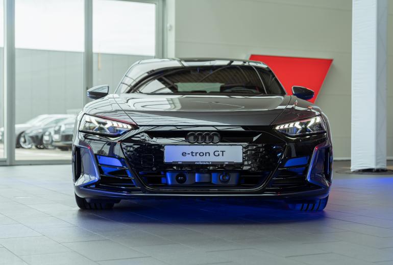 Lietuvoje pristatytas naujas Audi e-tron GT elektromobilis