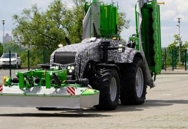 Pademonstruotas Minske pagamintas autonominio traktoriaus prototipas