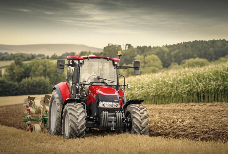 Atnaujinti Case IH Luxxum traktoriai