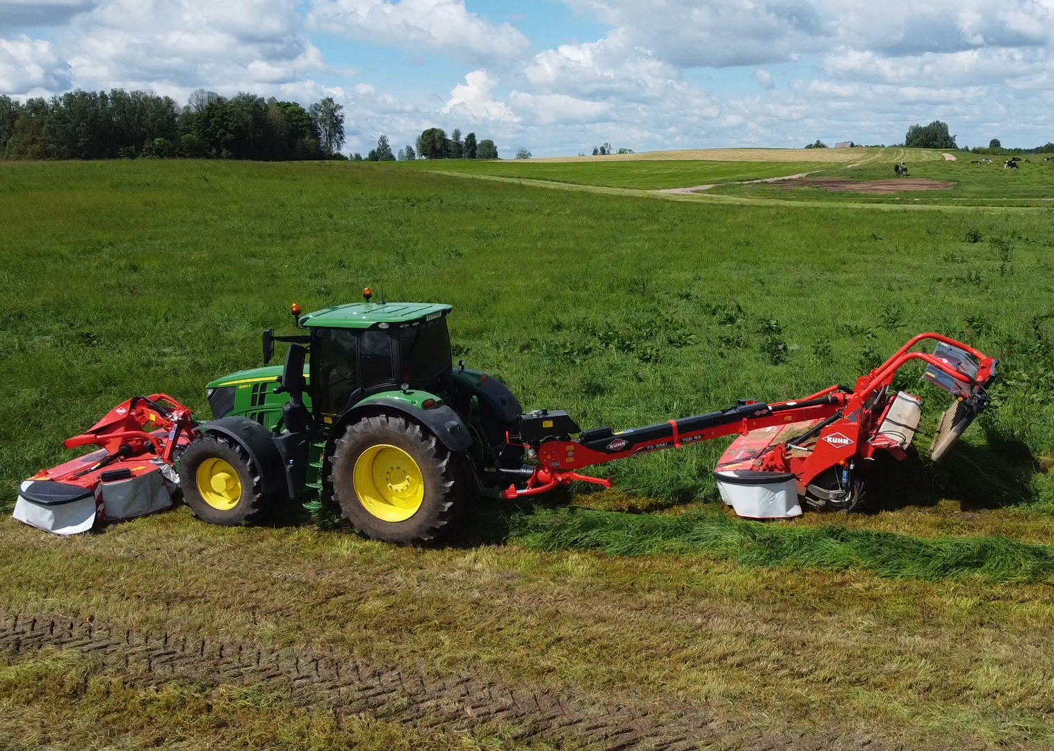 Su Kuhn FC žoliapjove – ruošti pašarus be grėbimo operacijos