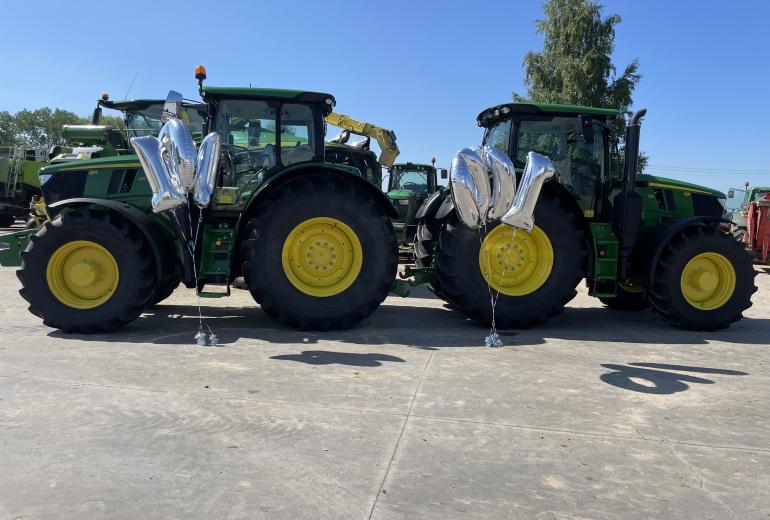 John Deere traktorių šimtukas – dviem savaitėmis anksčiau