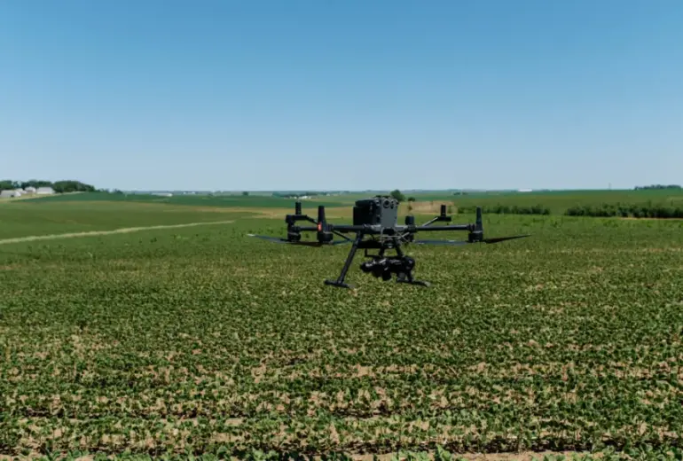 John Deere įsigyja Sentera