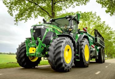 John Deere 6R traktoriai žengia į 2027-uosius su reikšmingais patobulinimais