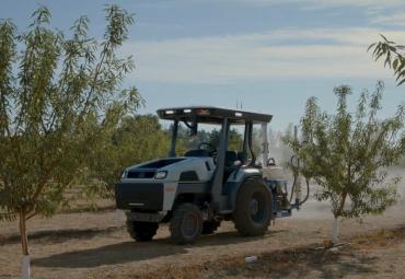 Elektrinių ir visiškai autonominių traktorių gamintojas Monarch Tractor – po CNH stogu