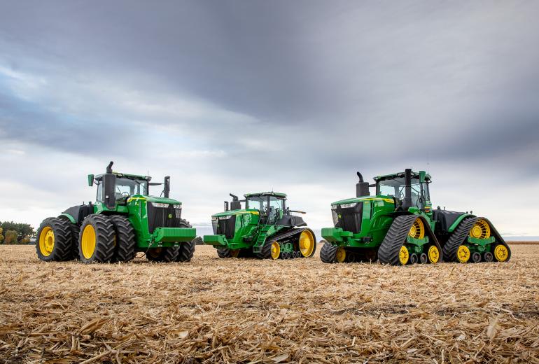 Atnaujinti John Deere 9R serijos traktoriai – dar galingesni ir išmanesni