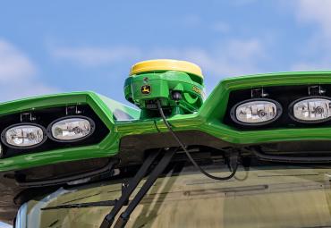 Naujas Jonh Deere StarFire 7000 GPS imtuvas dar tikslesniems darbams