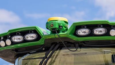 Naujas Jonh Deere StarFire 7000 GPS imtuvas dar tikslesniems darbams