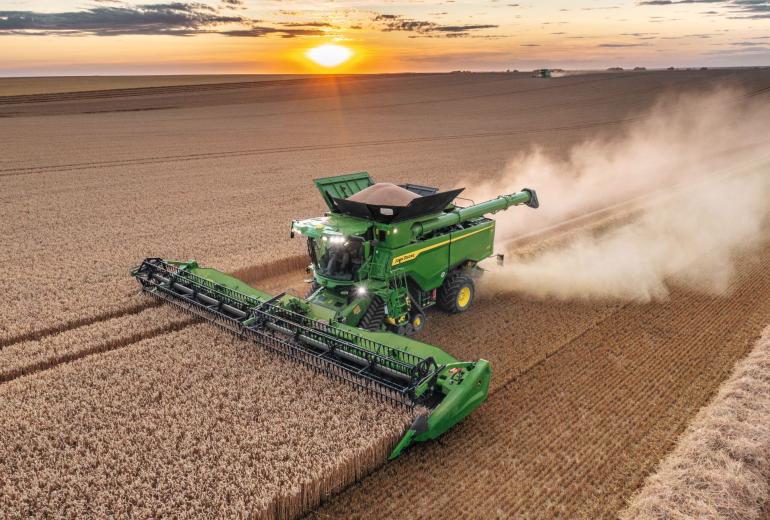 Nauji John Deere S7 kombainai 2025-tiesiems