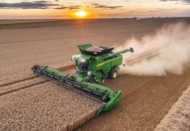 Nauji John Deere S7 kombainai 2025-tiesiems