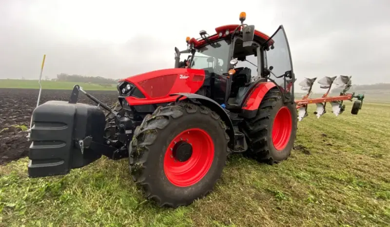 Čekijos ūkininkai išbando Zetor 6 serijos prototipą