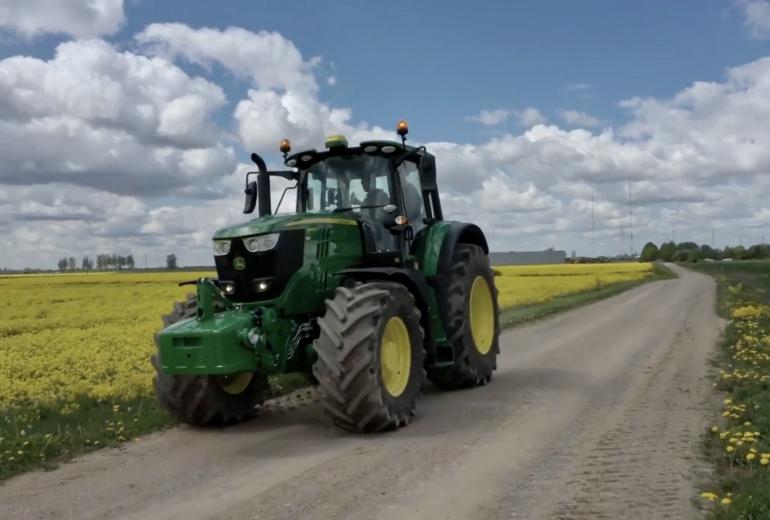 Atnaujinta John Deere 6M traktorių serija Lietuvos rinkoje pristatyta virtuliai