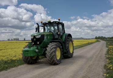Atnaujinta John Deere 6M traktorių serija Lietuvos rinkoje pristatyta virtuliai